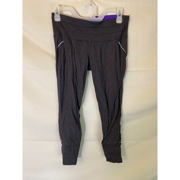 ATHLETA WOMENS SIZE SMALL WORKOUT ATHLETIC PANTS GRAY CAPRI CROPPED S Leggings - Picture 1 of 2
